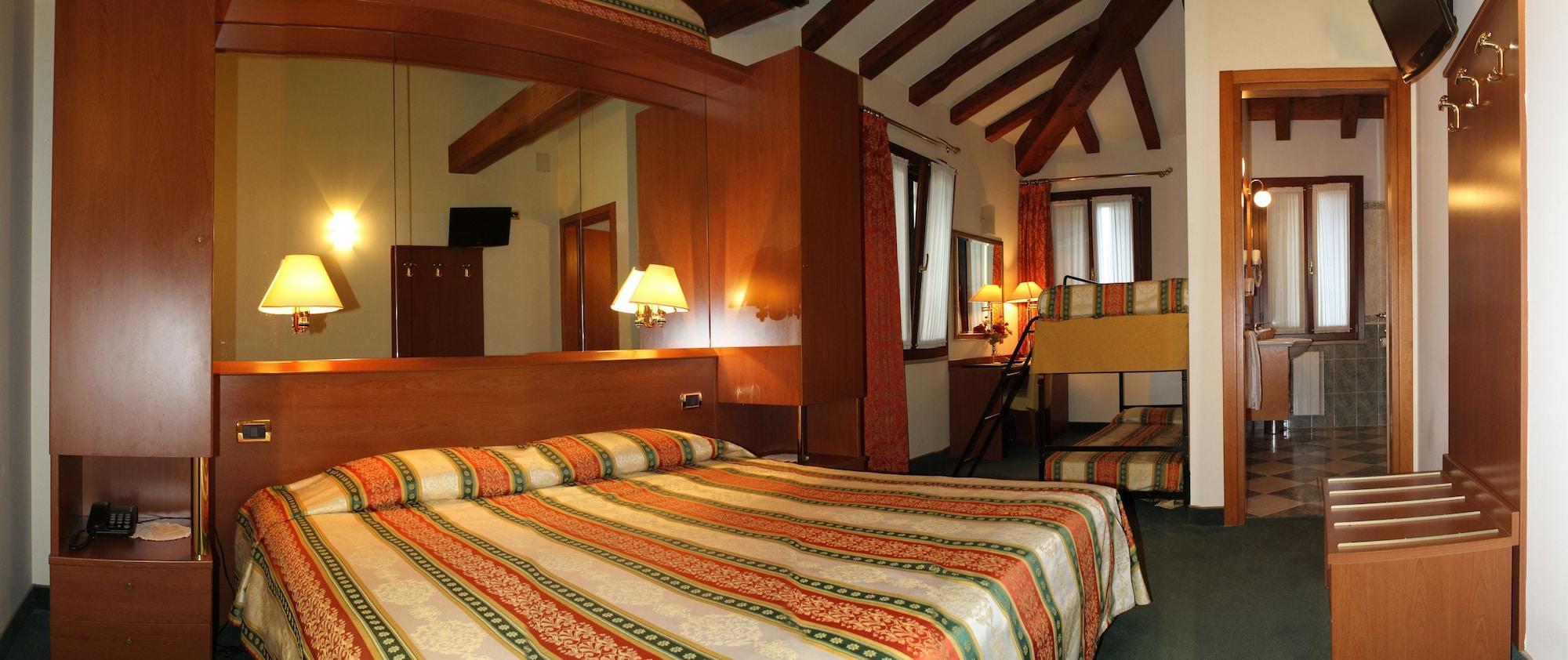Hotel Antico Moro Chirignago-Zelarino Exterior photo